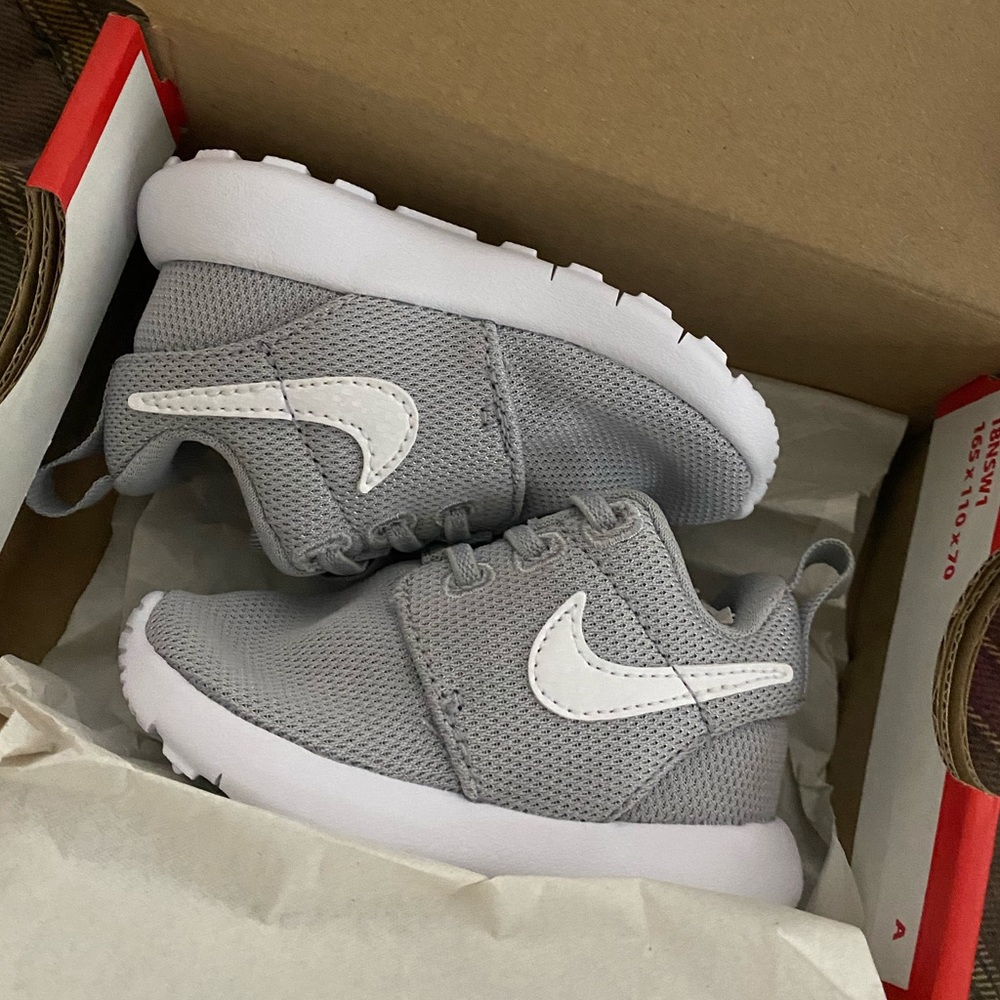 Nike Roshe One (Gray)